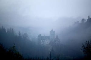 Kastil Bran, Rumania - Tempat Wisata Paling Berhantu di Dunia